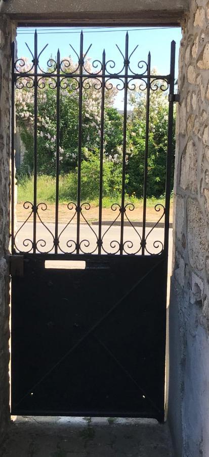 L Escale En Beauce Bed & Breakfast Maisons  Exterior photo